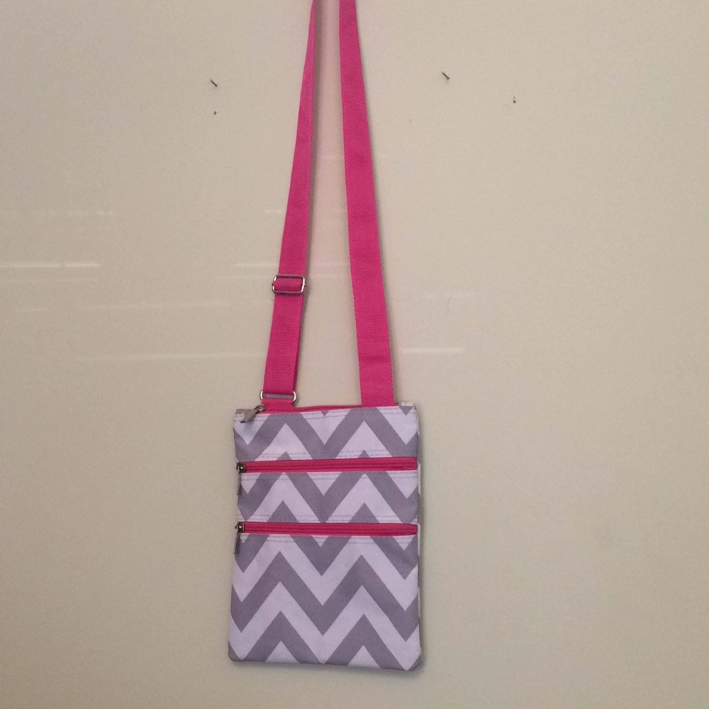 🔴REMOVING SOON🔴 Crossbody bag